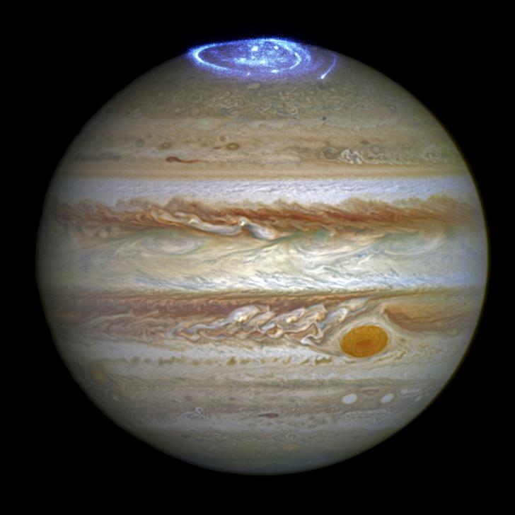 Auroras larger than Earth on Jupiter