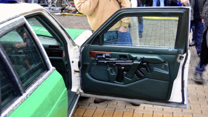 Classic German Police Car from the seventies, with the MP5 upgrade...