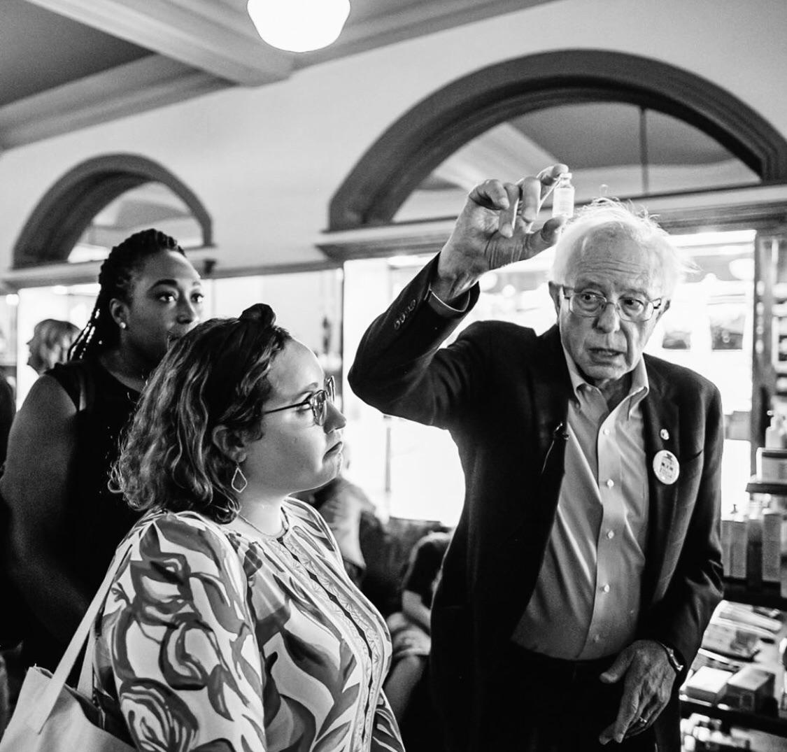 Bernie Sanders taunts  woman with vial of insulin (2020 ish)