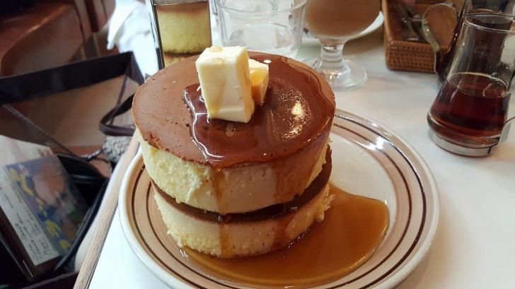 fluffy japanese pancakes