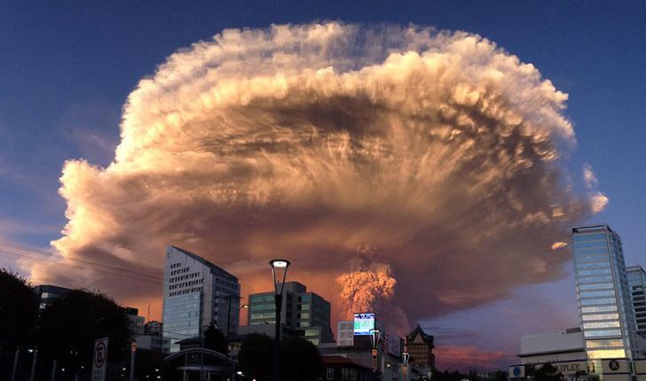 Volcano erupting right now in Calbuco, Chile