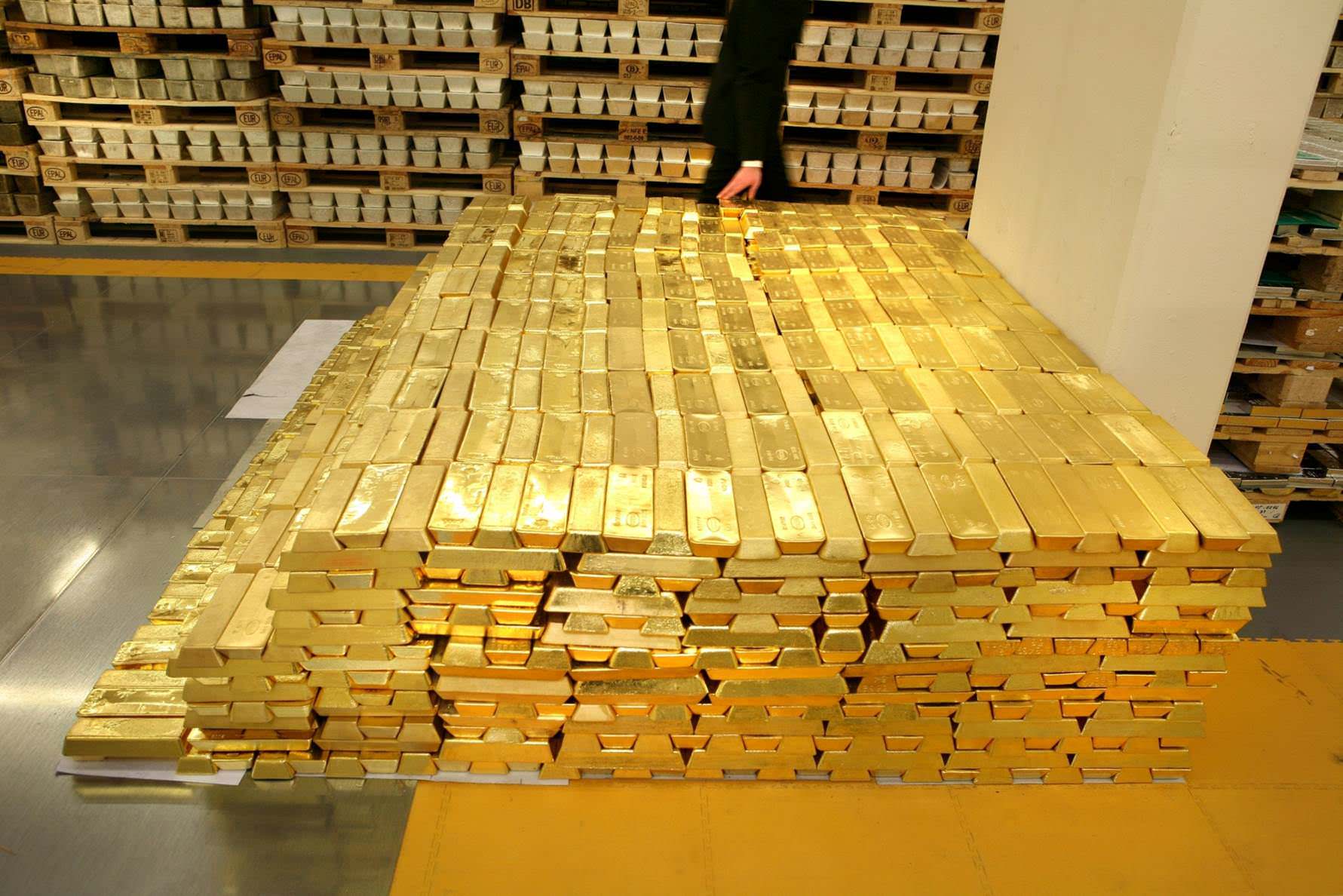 This is what ~$1.6 billion USD worth of gold looks like.