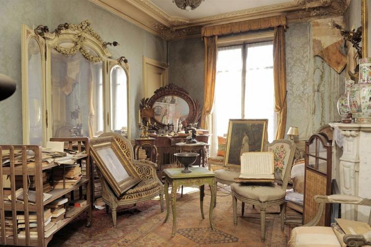 Unintentional Time Capsule: Untouched Paris Apartment Discovered after 70 years