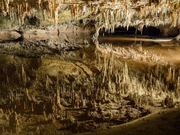 Inside the Earth. Luray Caverns, Va