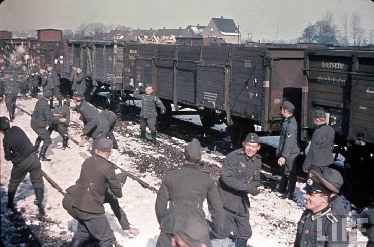 Just a bunch of Nazis having a snowball fight.