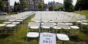 298 empty chairs for all victims of MH17 in front of Russian Embassy