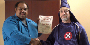 Daryl Davis Convinced Over 200 Ku Klux Klan Members To Give Up Their Robes