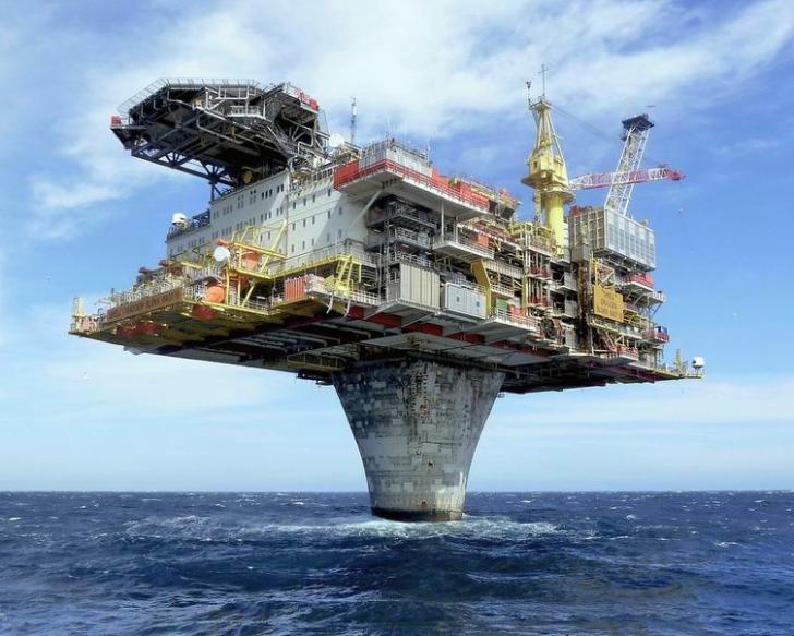 SPAR Oil Platform