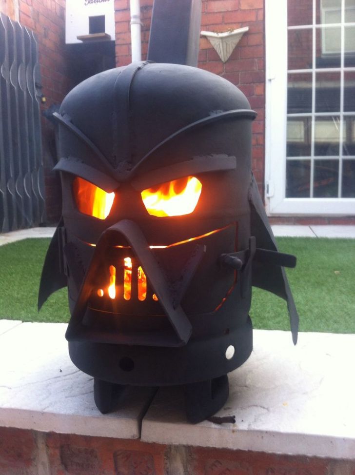 Vader outdoor fireplace.