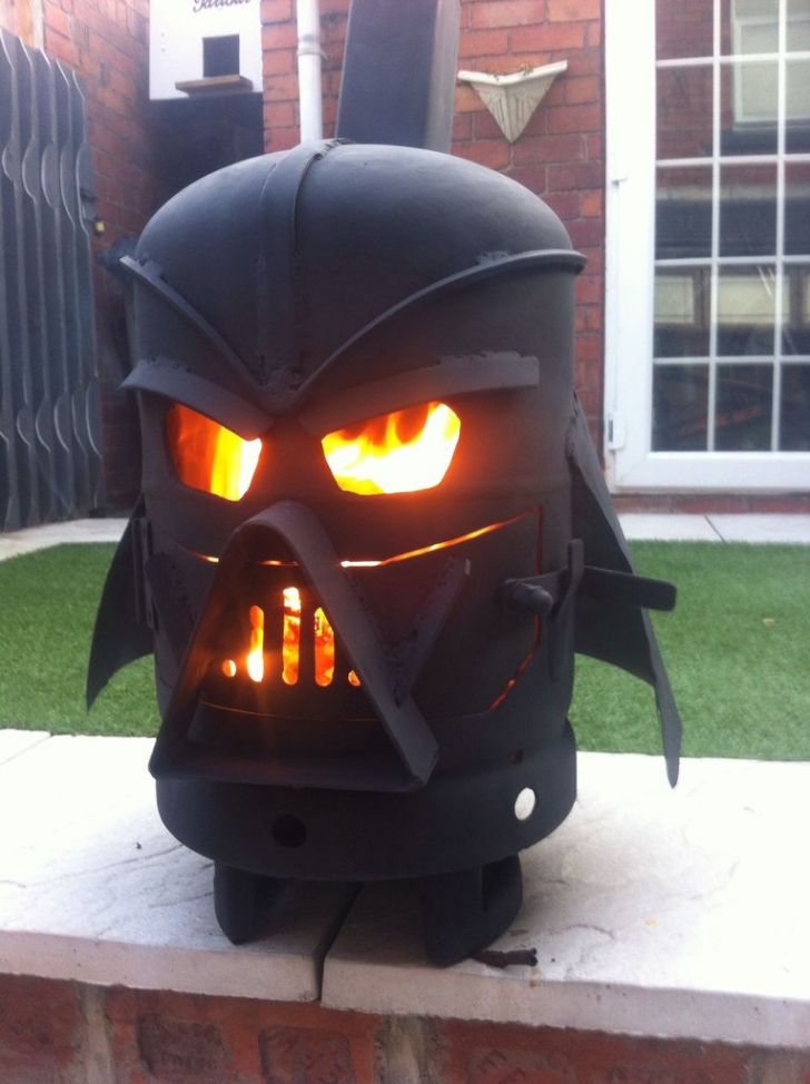 Vader outdoor fireplace.