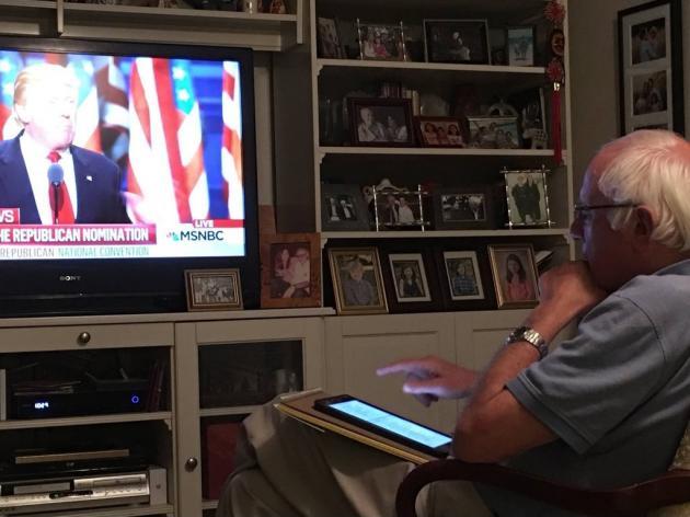 Bernie Sanders owning a VHS/DVD combo player is so satisfyingly perfect. He’s America’s grandpa.