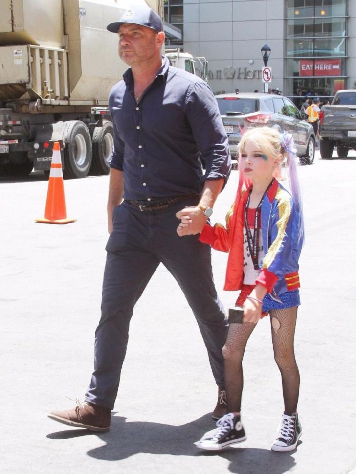 Liev Schreiber took his son to Comic Con dressed as Harley Quinn