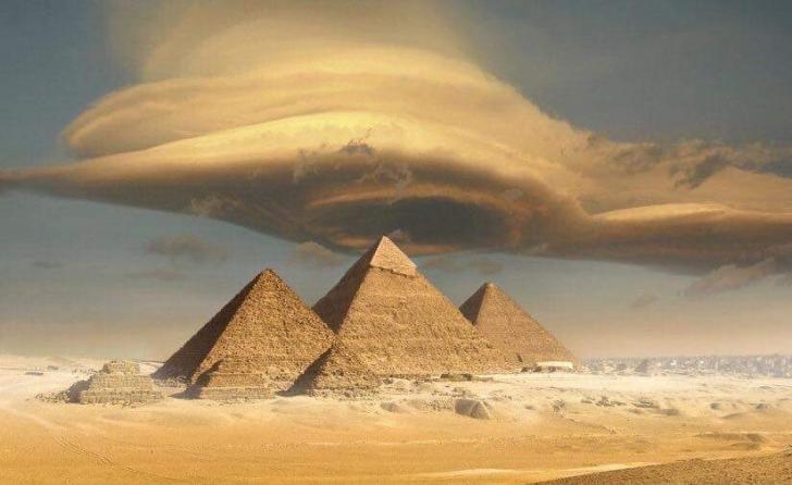 Lenticular clouds over the Great Pyramids of Giza