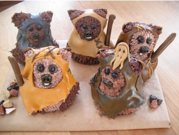 Ewok cuppy cakes.