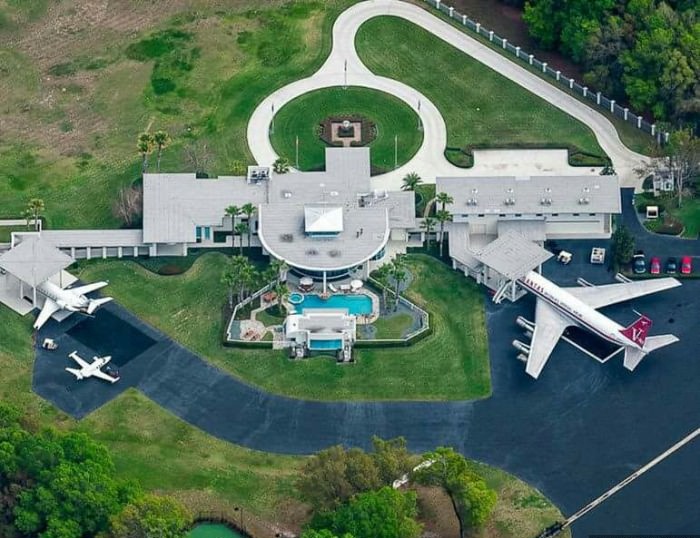 John Travolta's Ocala Fl. Mansion.