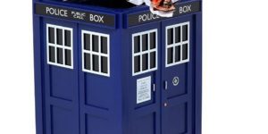 Dr. Who Tardis trashcan.