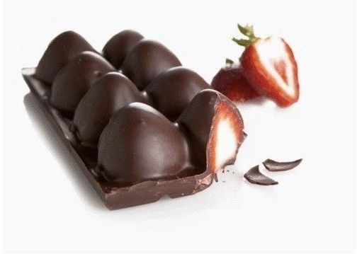 Ice tray, strawberries, chocolate... GO!