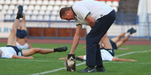 Kitty loves futbol