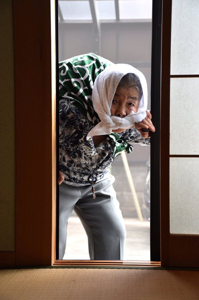 89-Year-Old Japanese Grandma Discovers Photography, Can't Stop Taking Hilarious Self-Portraits Now