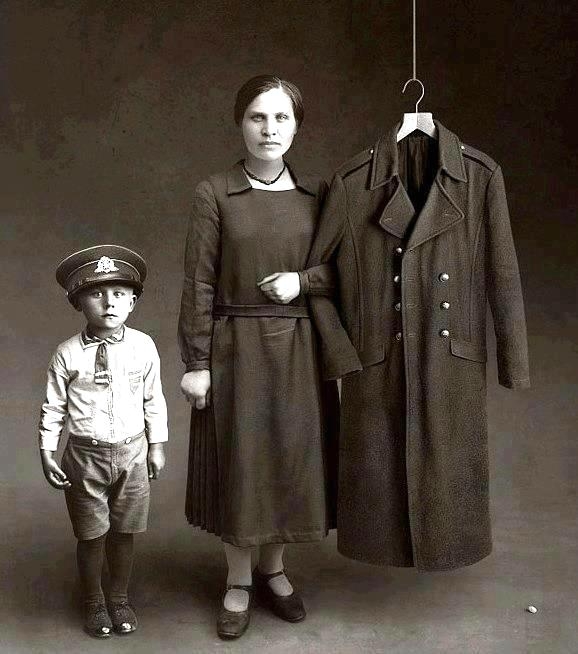 Post WWI family portrait.