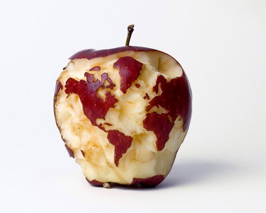 An apple.