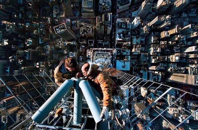 Changing lights of Empire State Building.