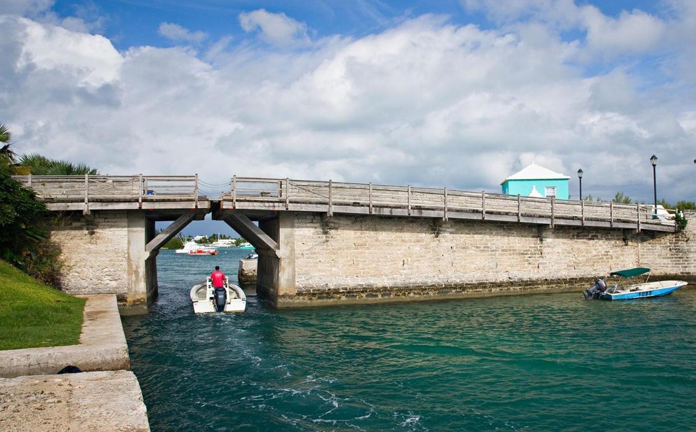 World's narrowest draw span, 56 cm Somerset Bridge movable plank, Bermuda, enough to allow masts to pass thru.