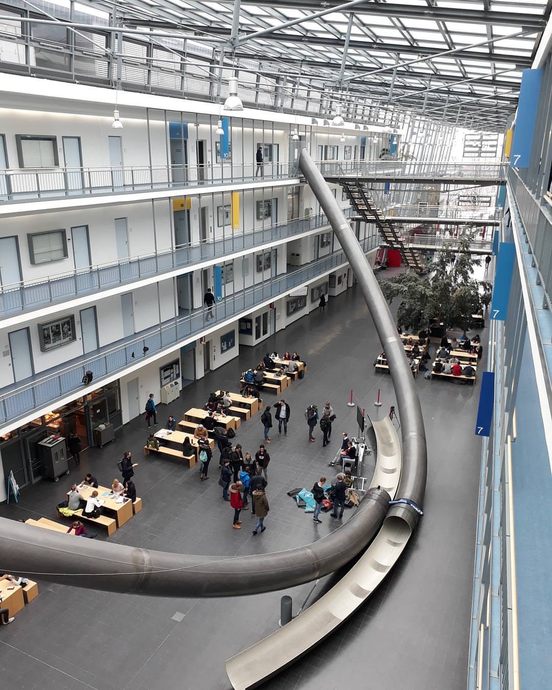 The Technische UniversitÃ¤t in MÃ¼nich has slides on the 4th floor.