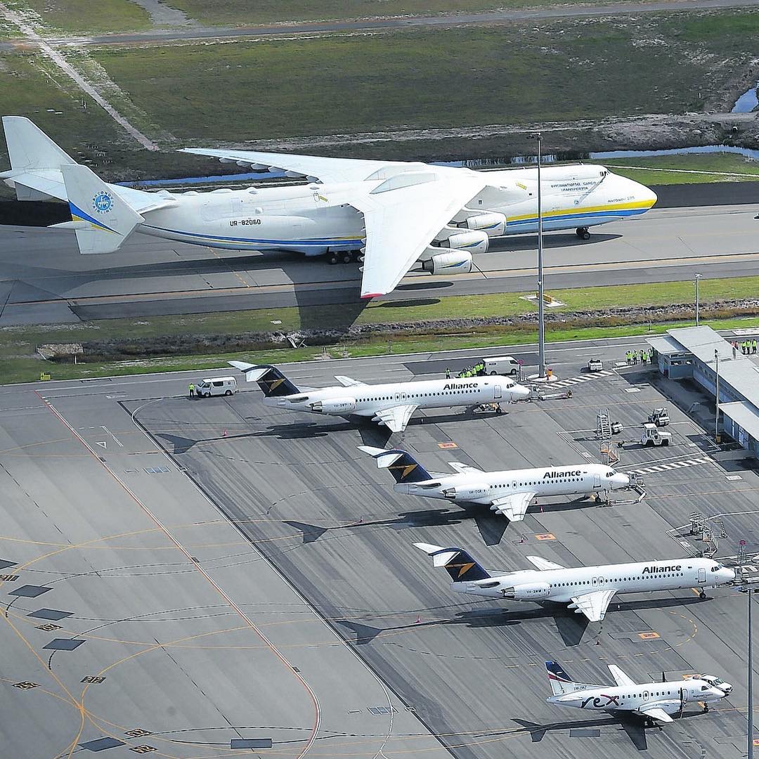 The Antonov 225 is friends with Bagger 288