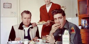 Elvis eating breakfeast with his family 1959