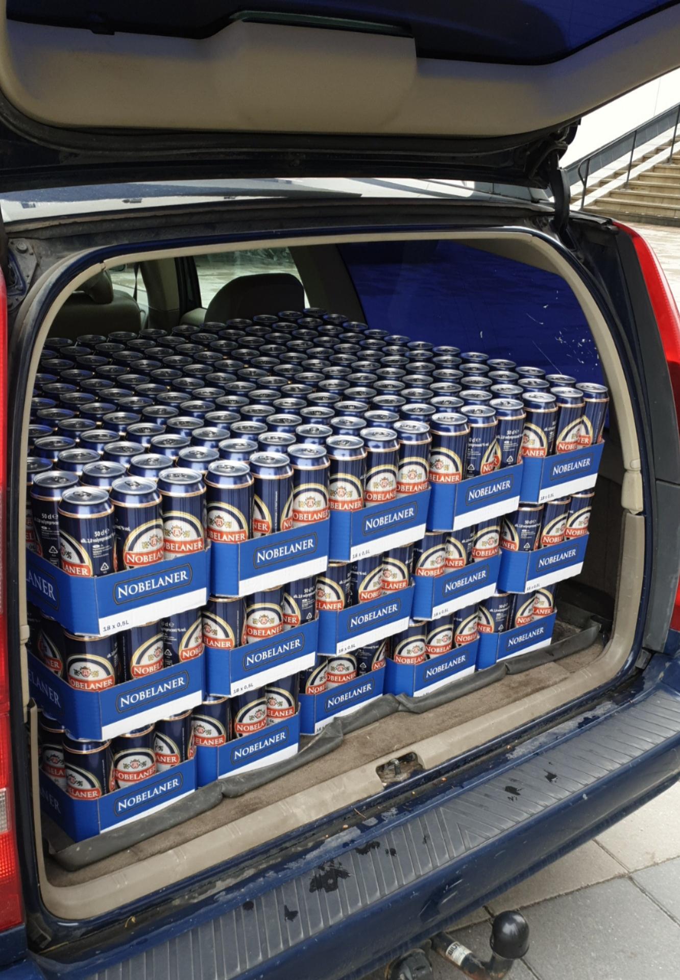 540 cans of beer in the boot... 540 cans of beer...
