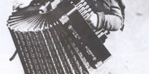 A very passionate c. 1920’s busker.