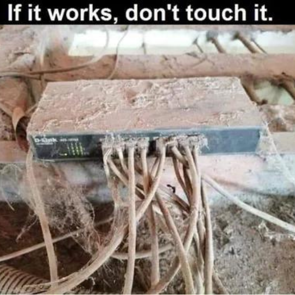 10 IT/Tech Support Memes to Plug Back In